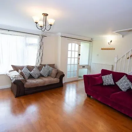 Cohost Partners | Stylish 3br Retreat Near Appartement