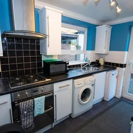 Appartement Cohost Partners | Stylish 3br Retreat Near