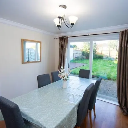Cohost Partners | Stylish 3br Retreat Near Appartement *