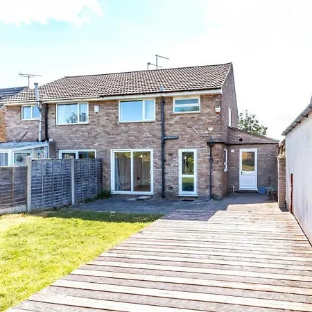 Cohost Partners | Stylish 3br Retreat Near Apartman Bristol
