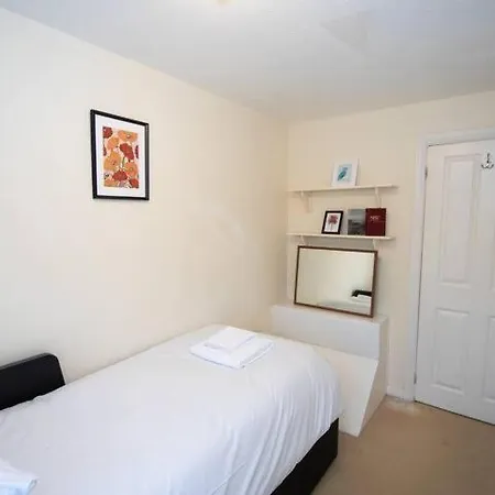 Cohost Partners | Stylish 3br Retreat Near